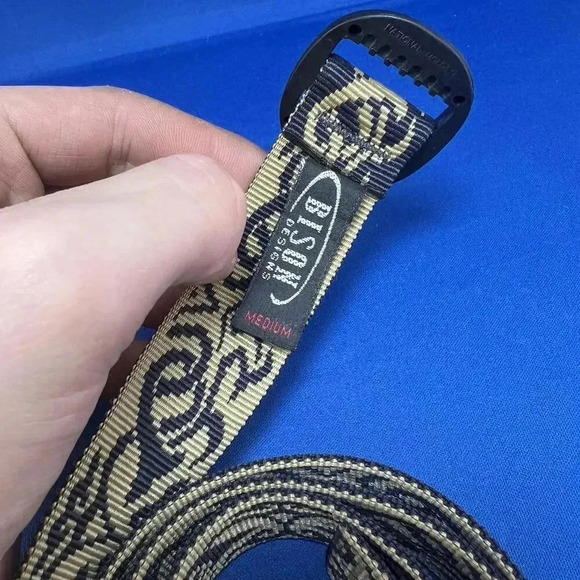 Bison Medium Adjustable Belt - Stylish & Durable - Picture 3 of 5